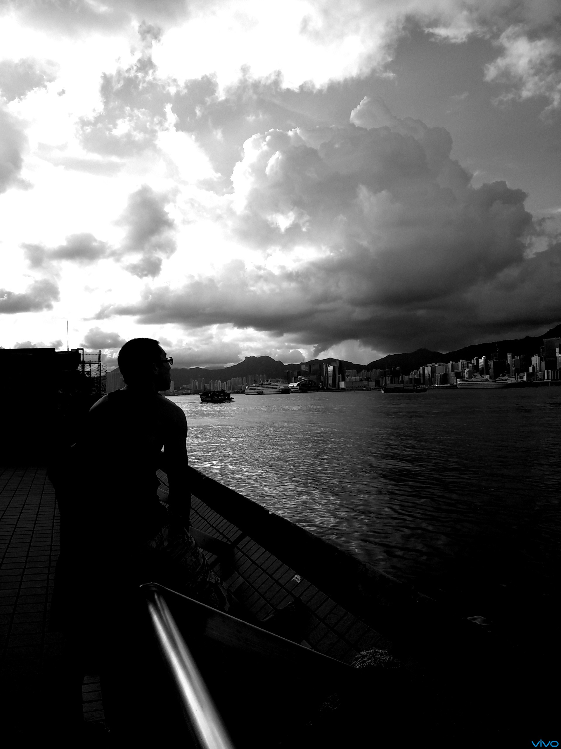 69 手机摄影 69 【我的2014】孤独  一个人去了香港, 一个人走在