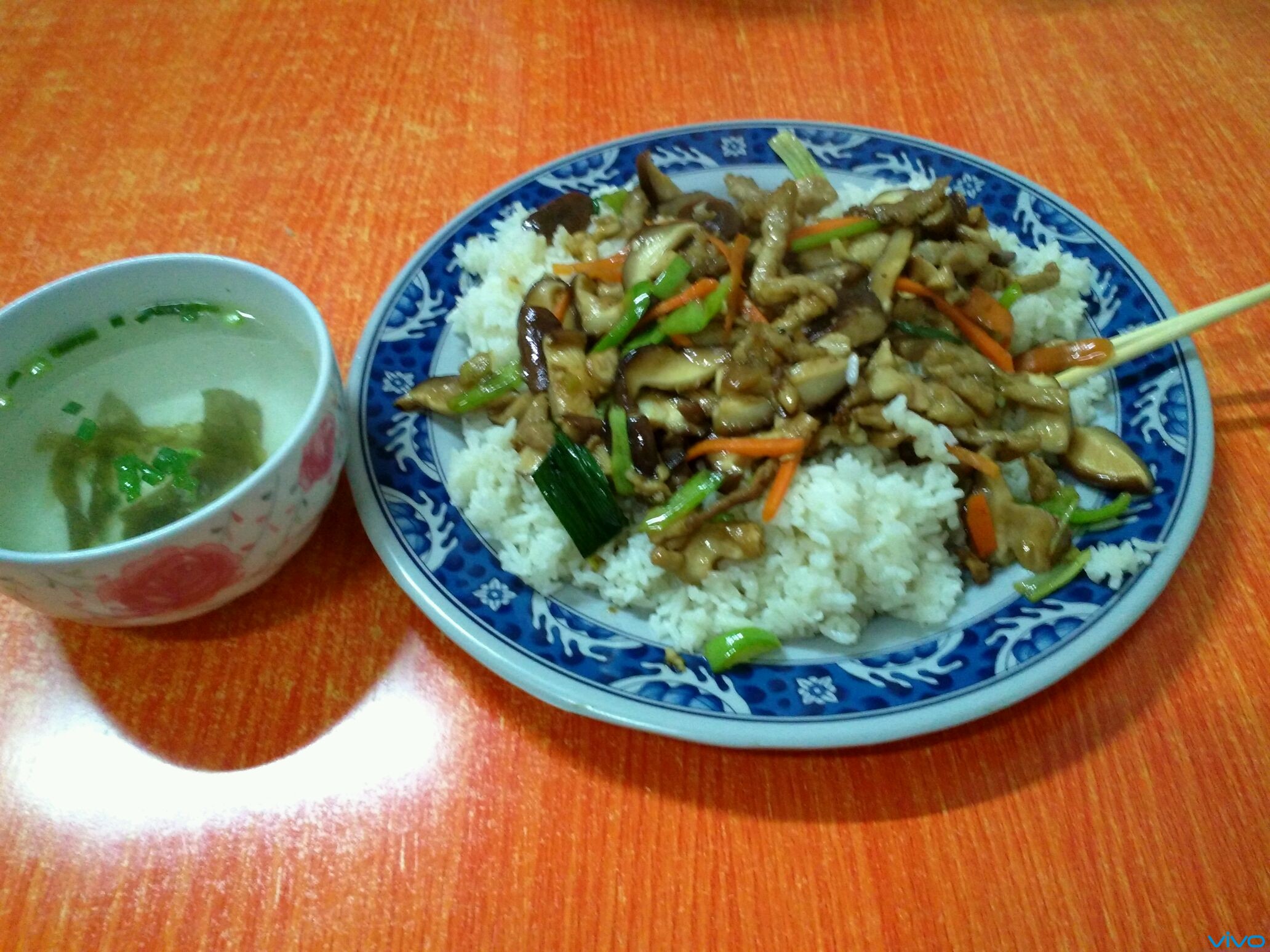 香菇肉丝饭,你们吃了吗?
