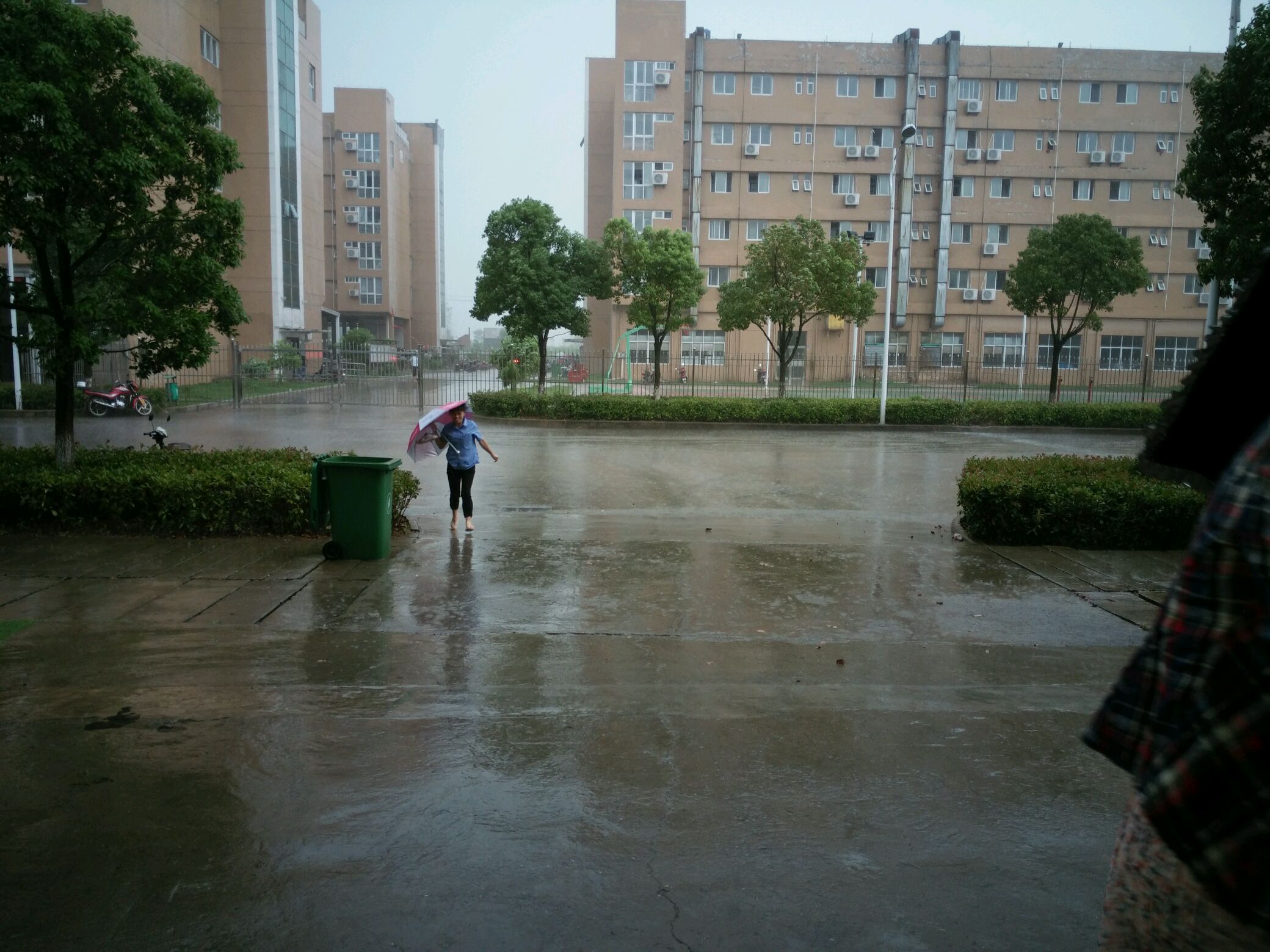 风雨交加
