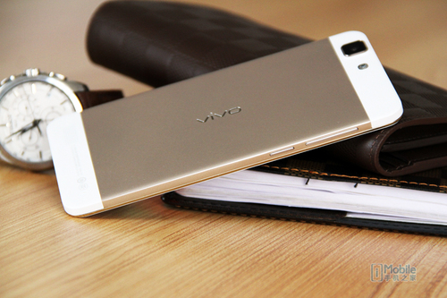 越看越觉得现在出的手机都是近亲结婚出来的-