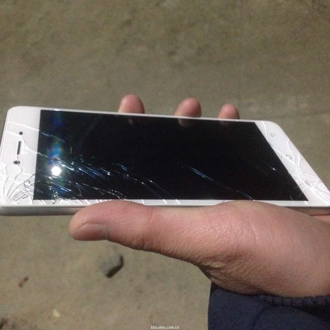iPhone 11 Pro Max不小心摔成“艺术品” ：这冰裂纹绝了-iPhone 11 Pro,手机,摔碎 ——快科技(驱动之家旗下媒体 ...
