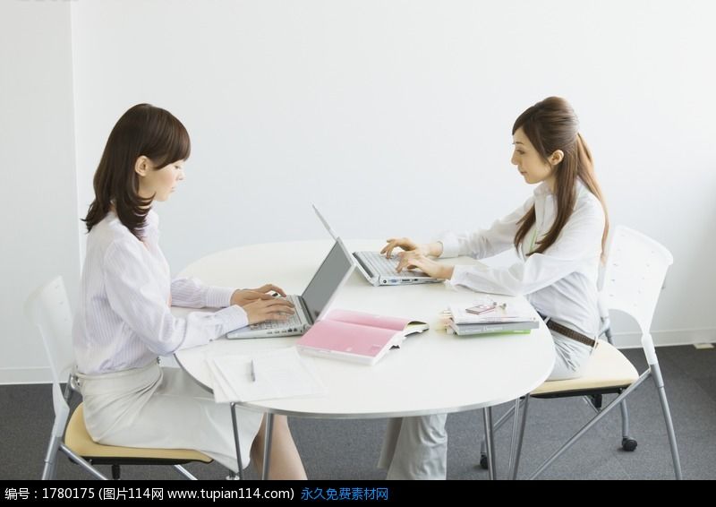 而我们自己则希望他们这样想:"这乖孩子正在努力工作呢!"