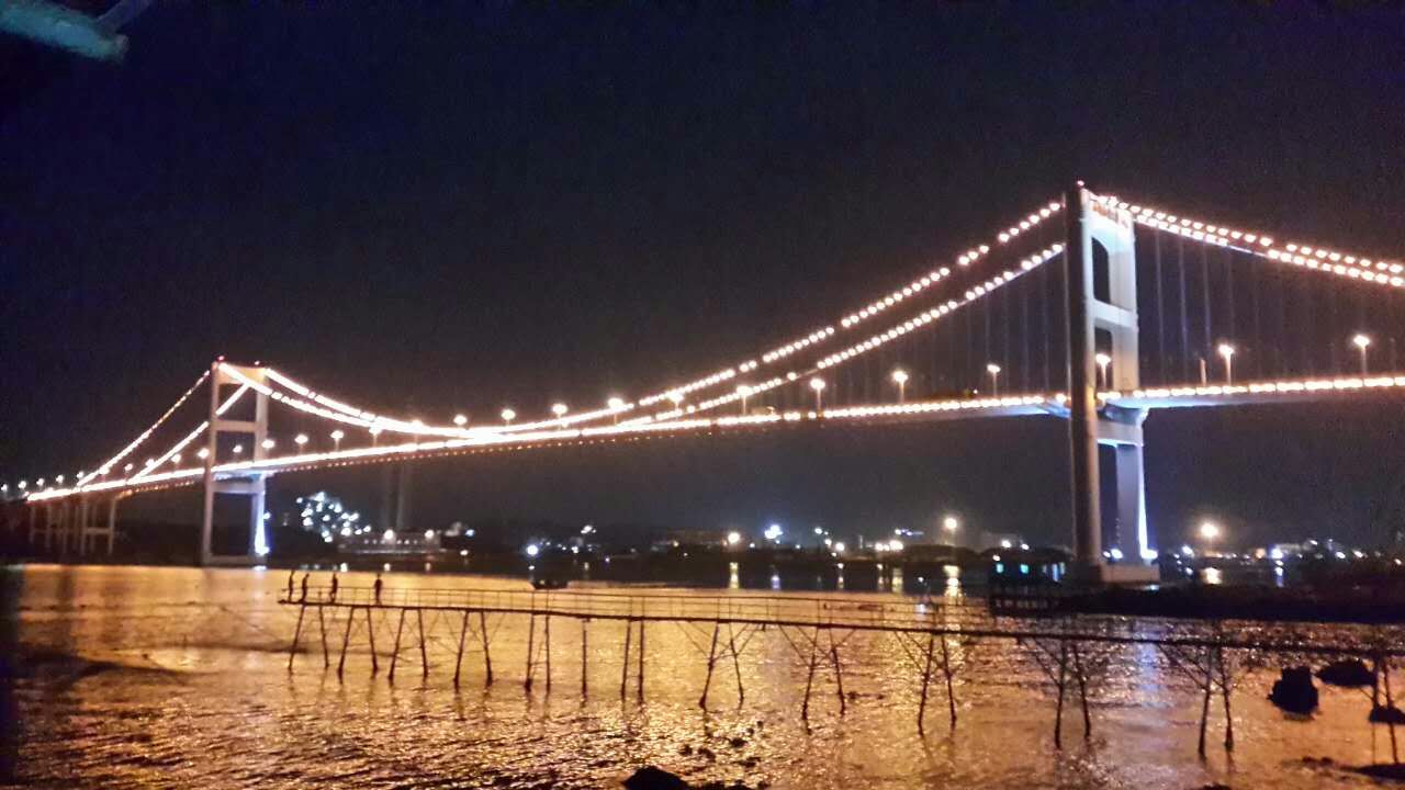 汕头市海湾大桥夜景
