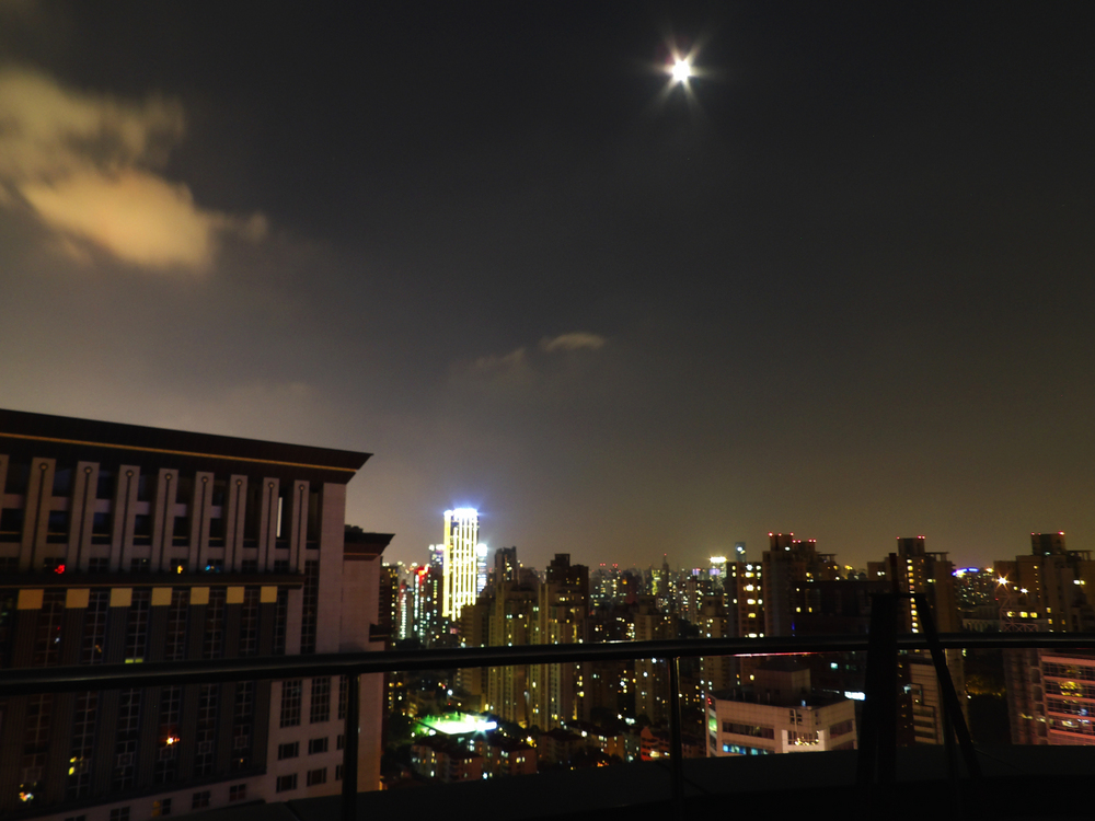 换一种效果看天空夜景