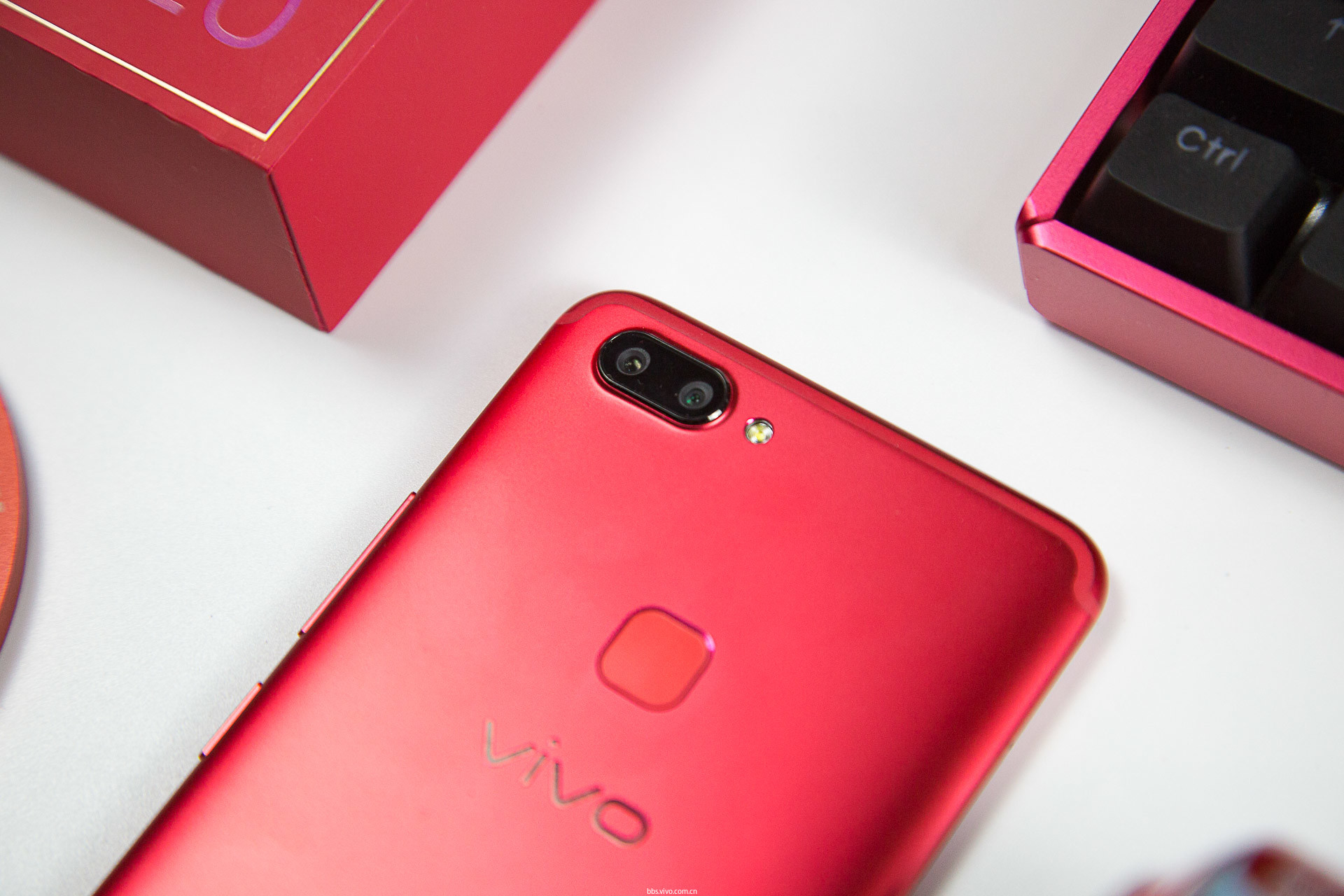 红红火火过大年之vivo x20星耀红全面屏手机图赏