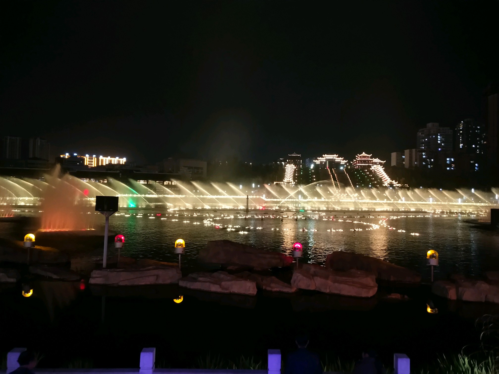 贵州毕节,虽然比较落后,但是空气和风景还不错.