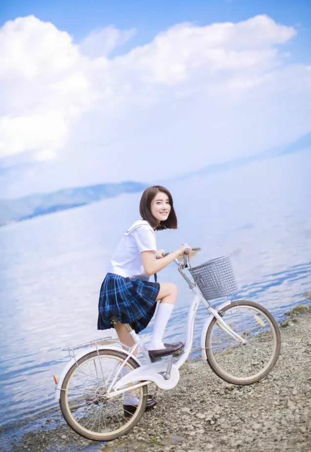 巧妙运用天空做背景,拍出小清新人像美照