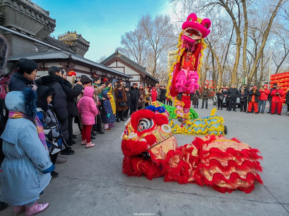 2019年拍摄于河北省秦皇岛市山海关古城,表现了过年热闹的场面