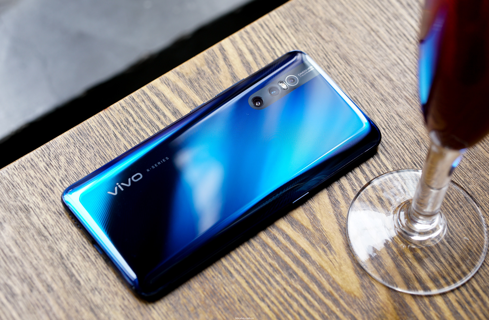 续写时尚宣言,vivo x27可不止"面子功夫"