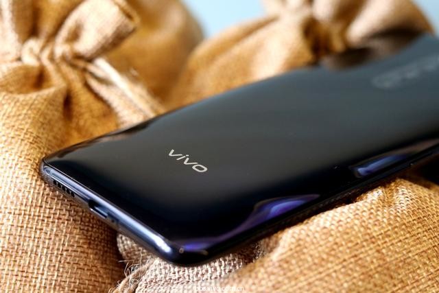 vivo X27 Pro,vivo Z5i 每次看黑珍珠都有神秘的新鲜感:vivo x27 pro图赏
