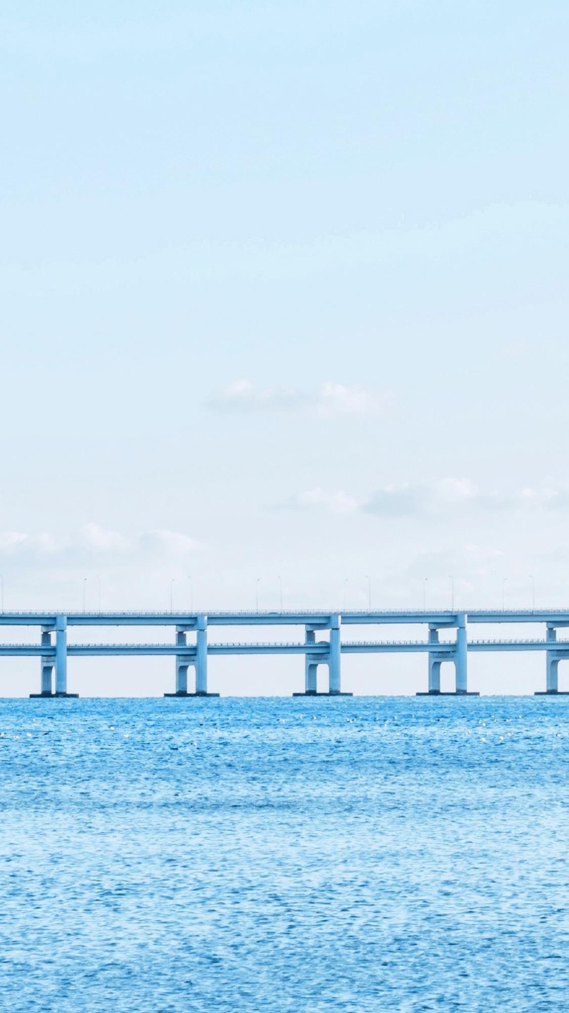 ▍ 壁纸信息   壁纸名称:夏日物语 蓝蓝的天空 壁纸尺寸:1125*2000