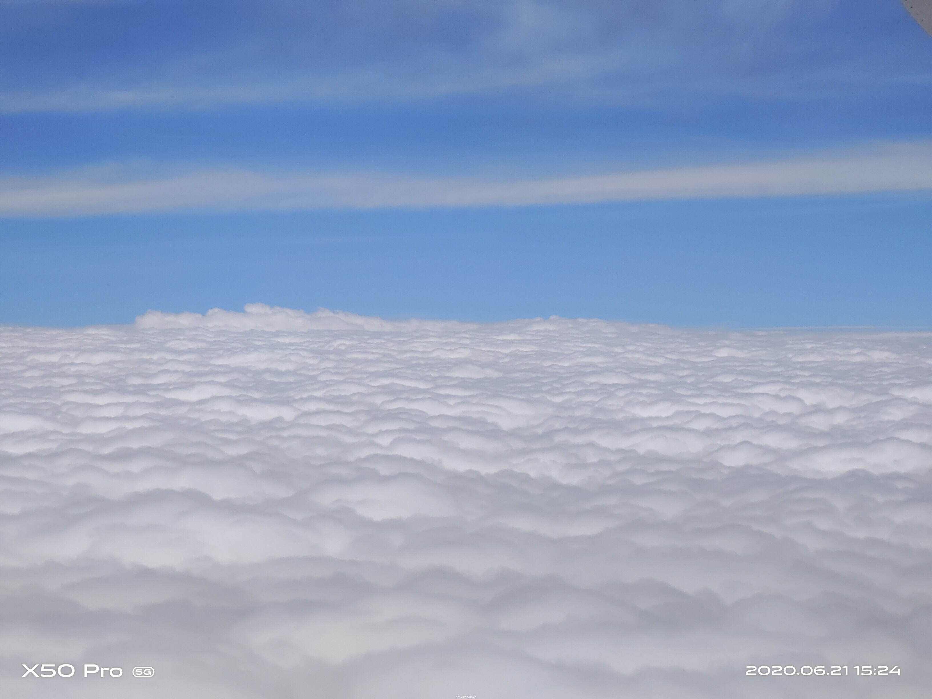 vivo x50pro带你飞上8000米高空,领略美景