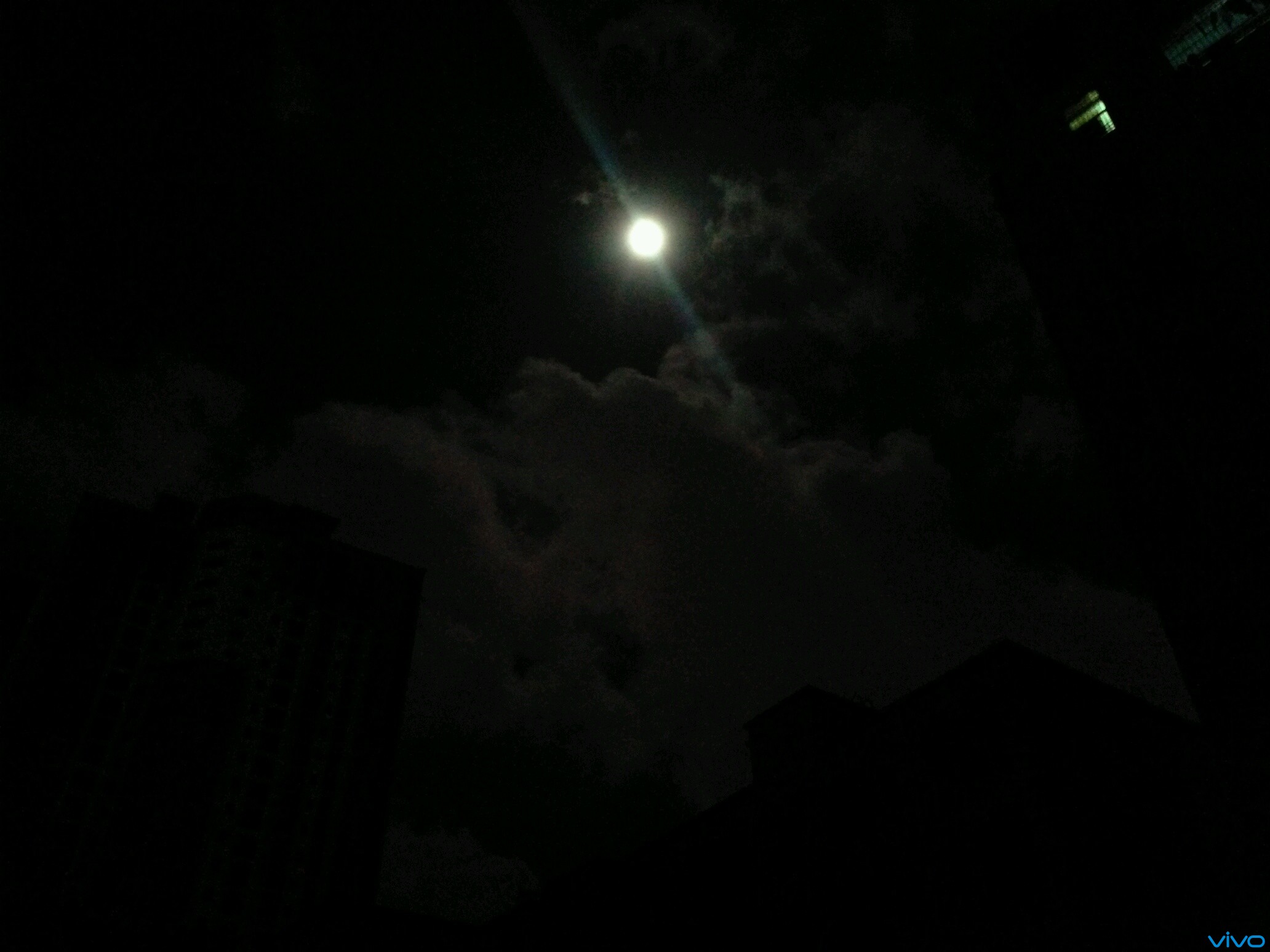 无聊大晚上跑到楼顶3s和s4的夜晚照相对比