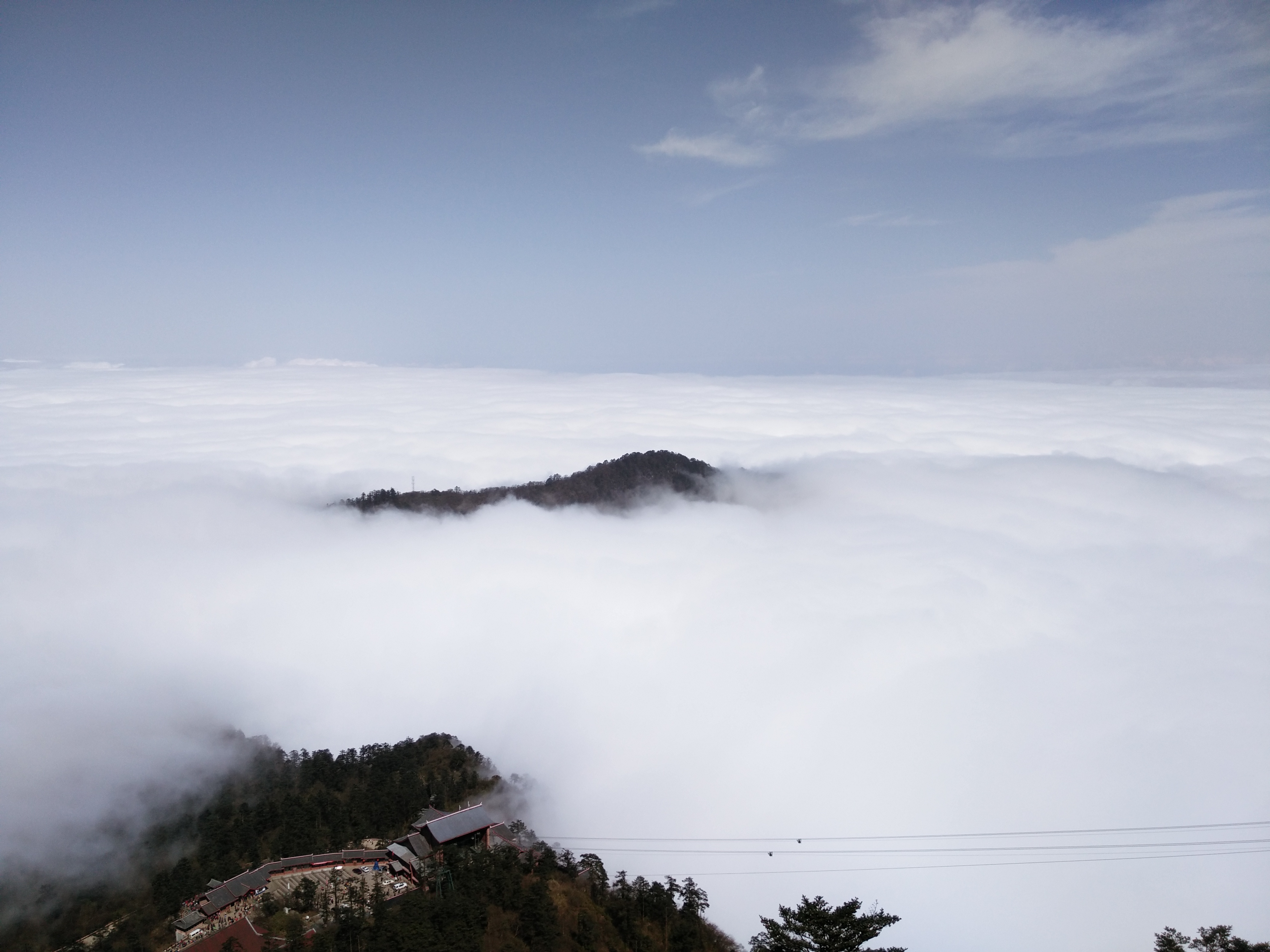 拍攝地點:四川省峨眉山5a級風景區 照片介紹:當天峨眉山的天氣很好