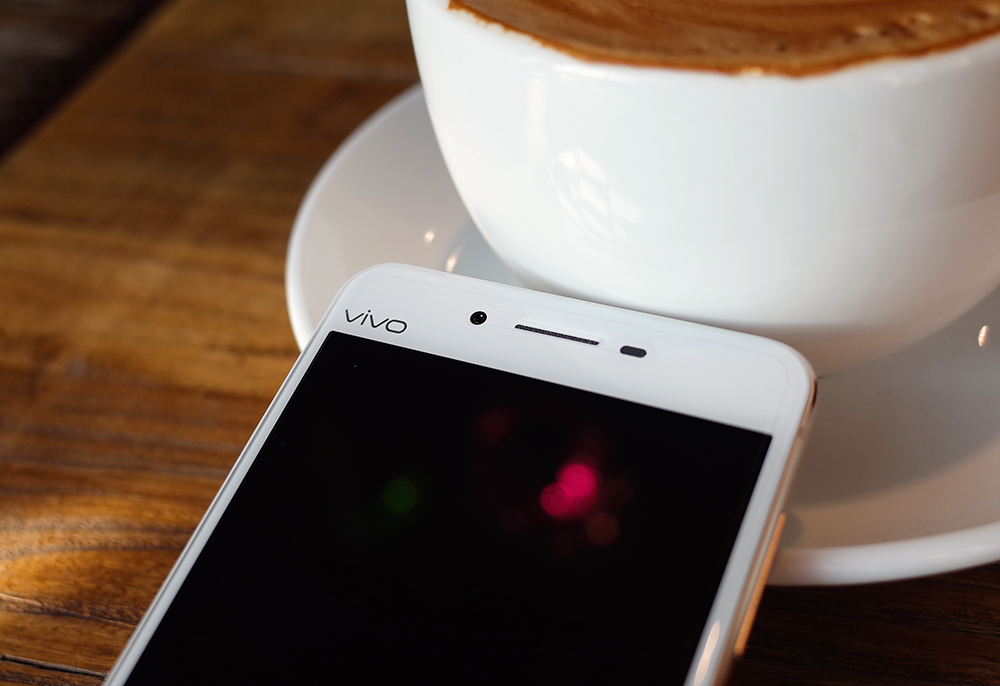 ▼ vivo x6配备的是一块5.