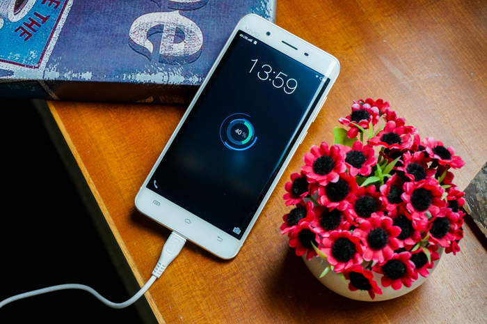 不过最近听先拿到机子的小伙伴们说,vivo xplay 5s和xplay5 a的