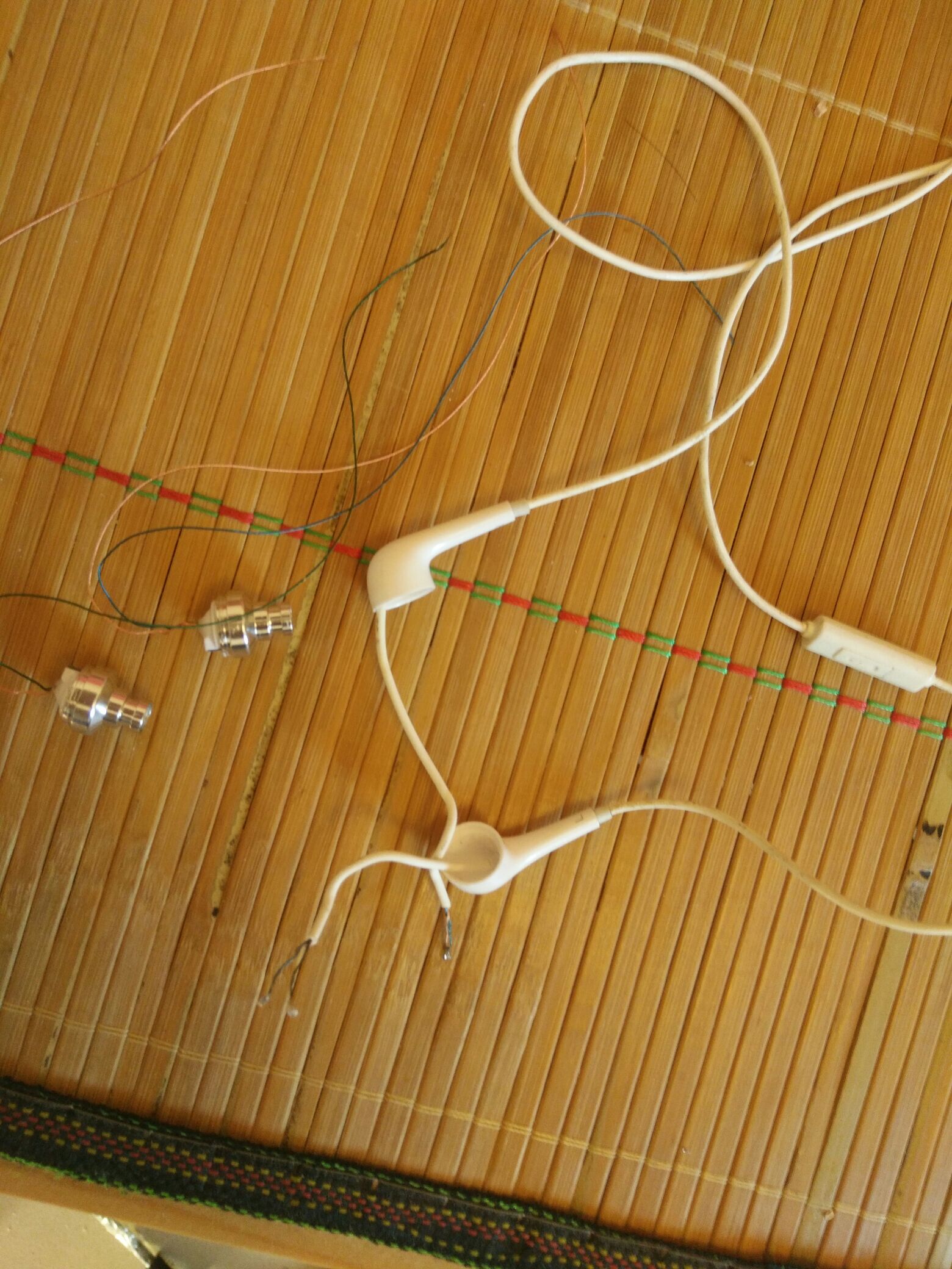 Apple苹果Lightning耳机拆修 - 耳机发烧友 数码之家