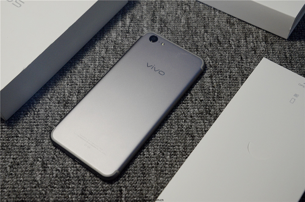 名不虚传美颜自拍之王-vivo x9plus星空灰图赏