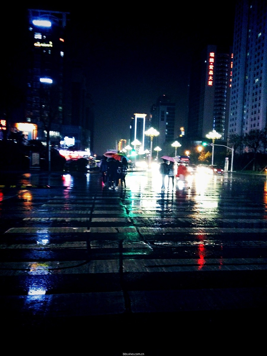 下雨照片真实图城市图片