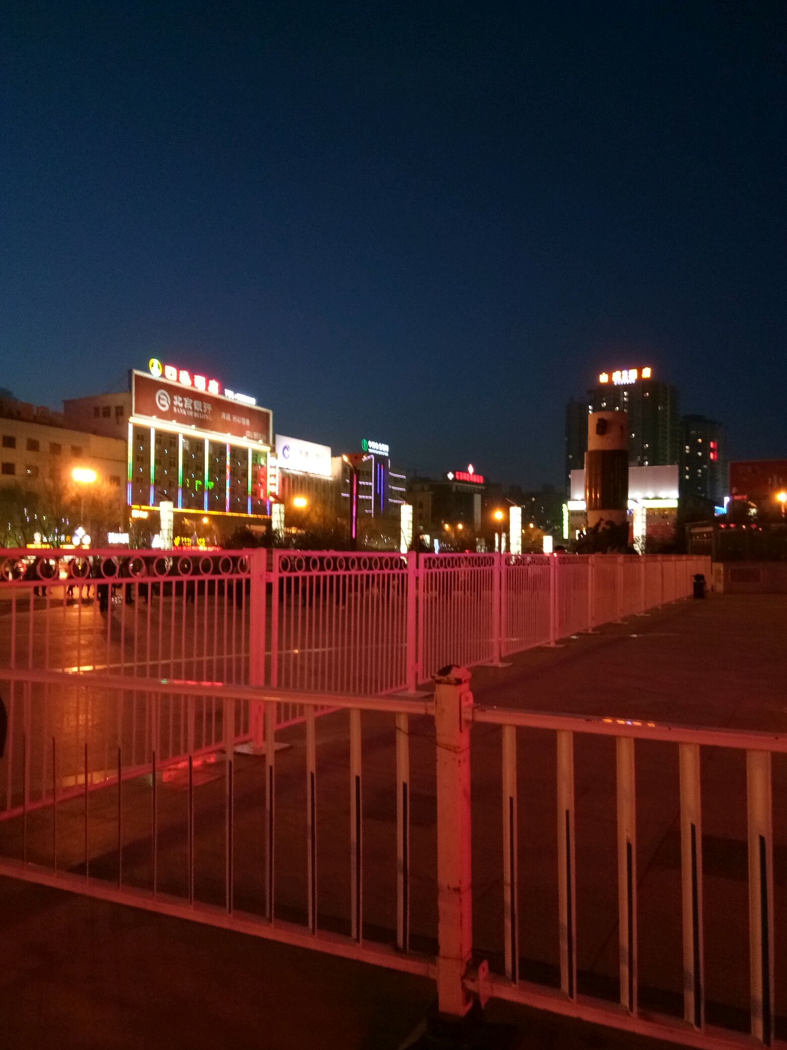 天水火车站 夜间图片