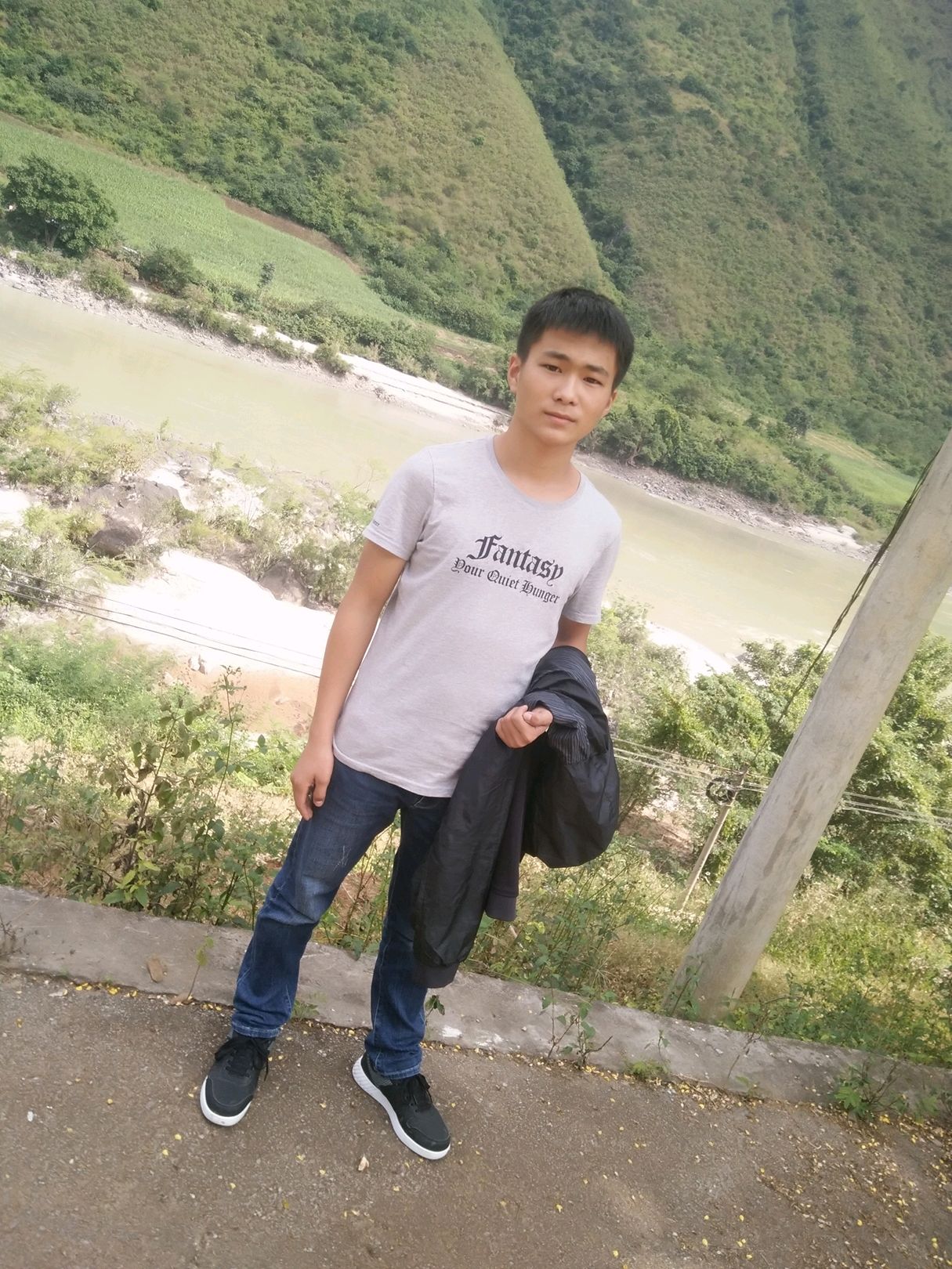 【手机P图软件】可以像电脑一样专业修图,这款