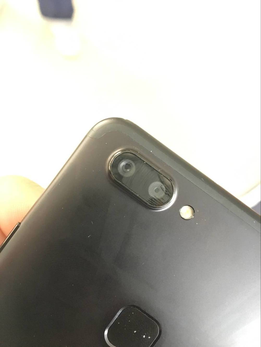 为什么x20摄像头有个缝隙-x系列-vivo官网社区