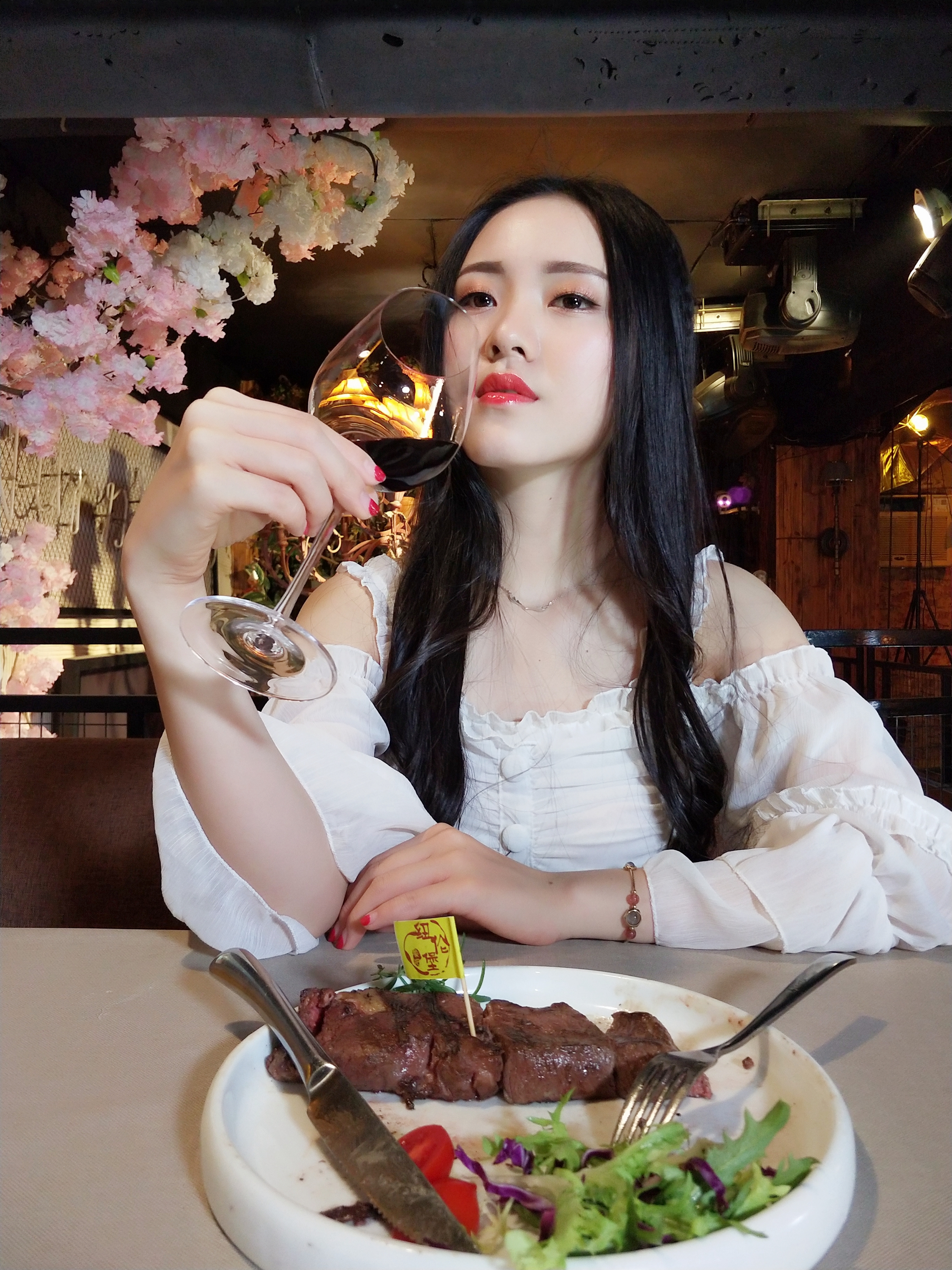 【x20plus】人像:美女与酒