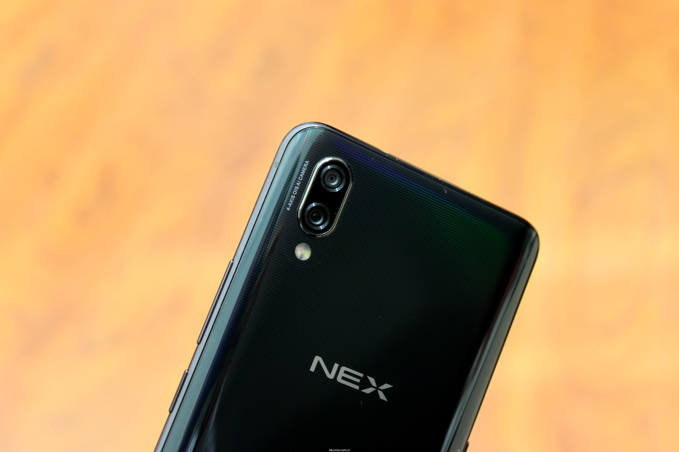 五月数码科技评测四vivonex摄像头标杆竖起来