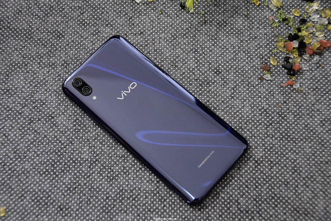 vivo x23全新光感美学由外至内的渐变极致美,幻夜蓝开箱图赏