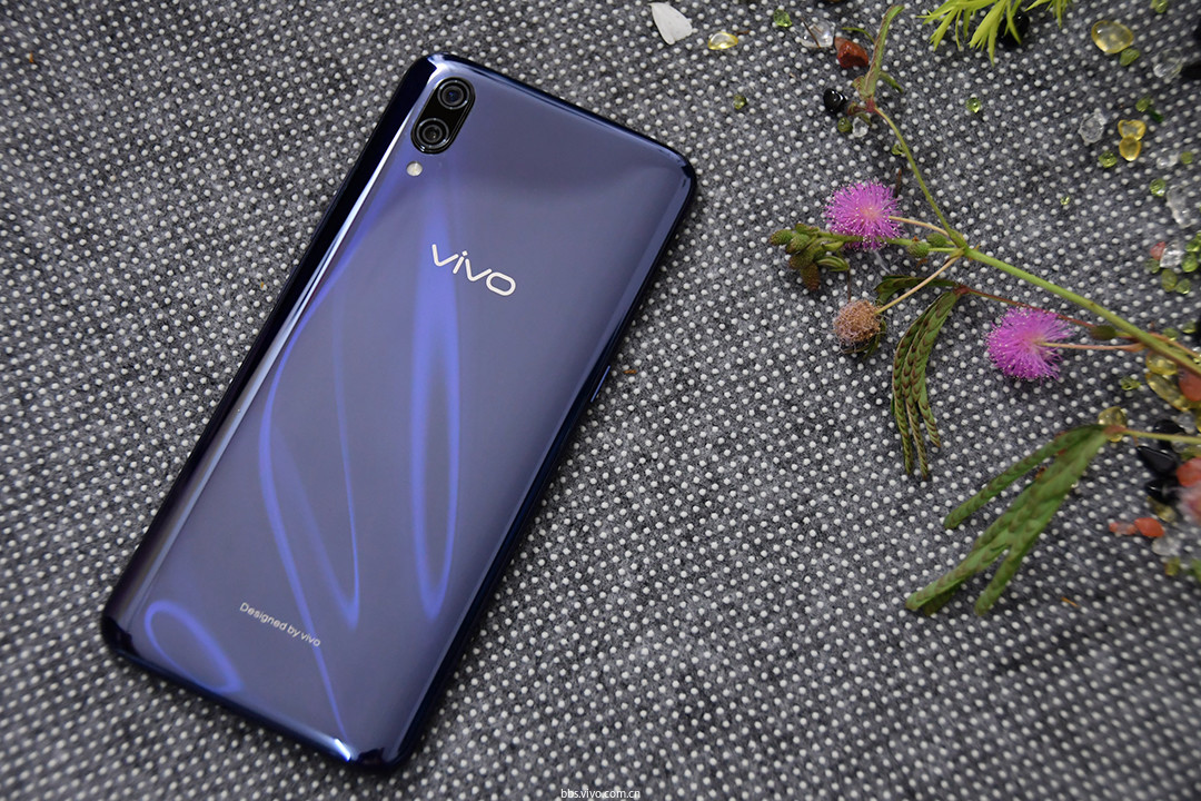 vivo x23全新光感美学由外至内的渐变极致美,幻夜蓝开箱图赏