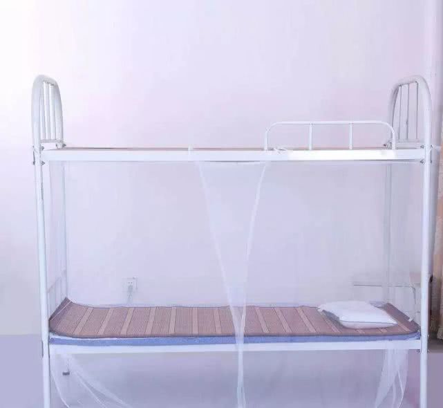 大学住宿,选上铺还是下铺好?