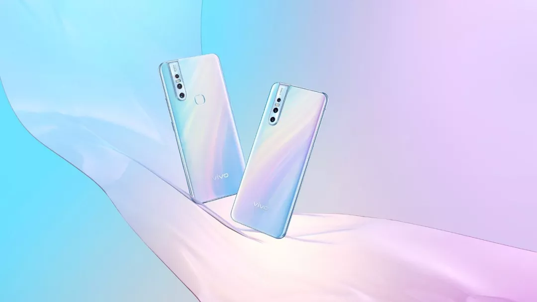 快看,這裡是#vivo s1 pro仲夏夢#的第一個上手展示gif.