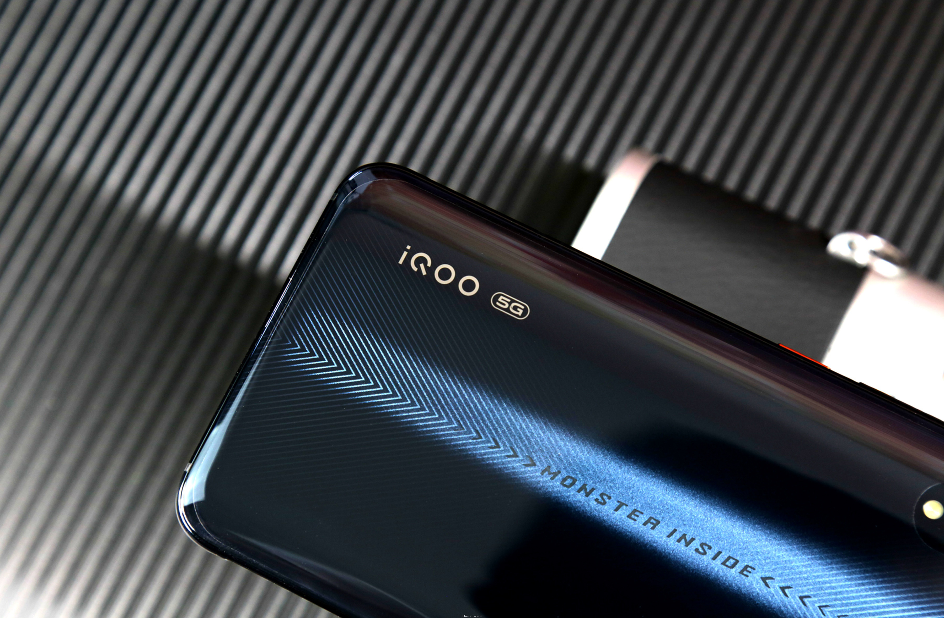 【iqoo pro评测】见证旗舰的再次进化:iqoo pro 5g首.