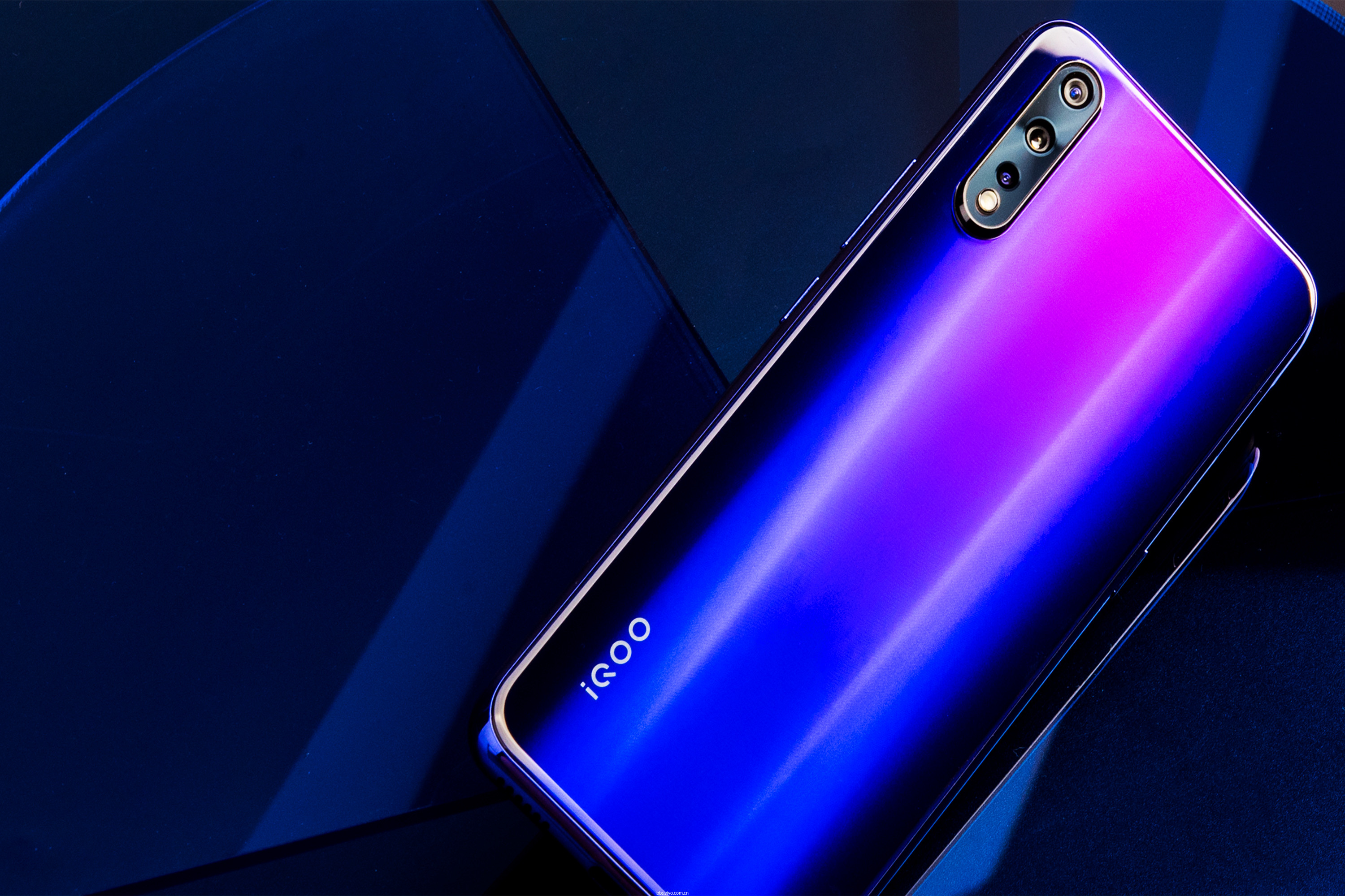 iqoo neo 855版图赏:性能碾压同级 想不到价格仅1798起-iqoo手机-vivo