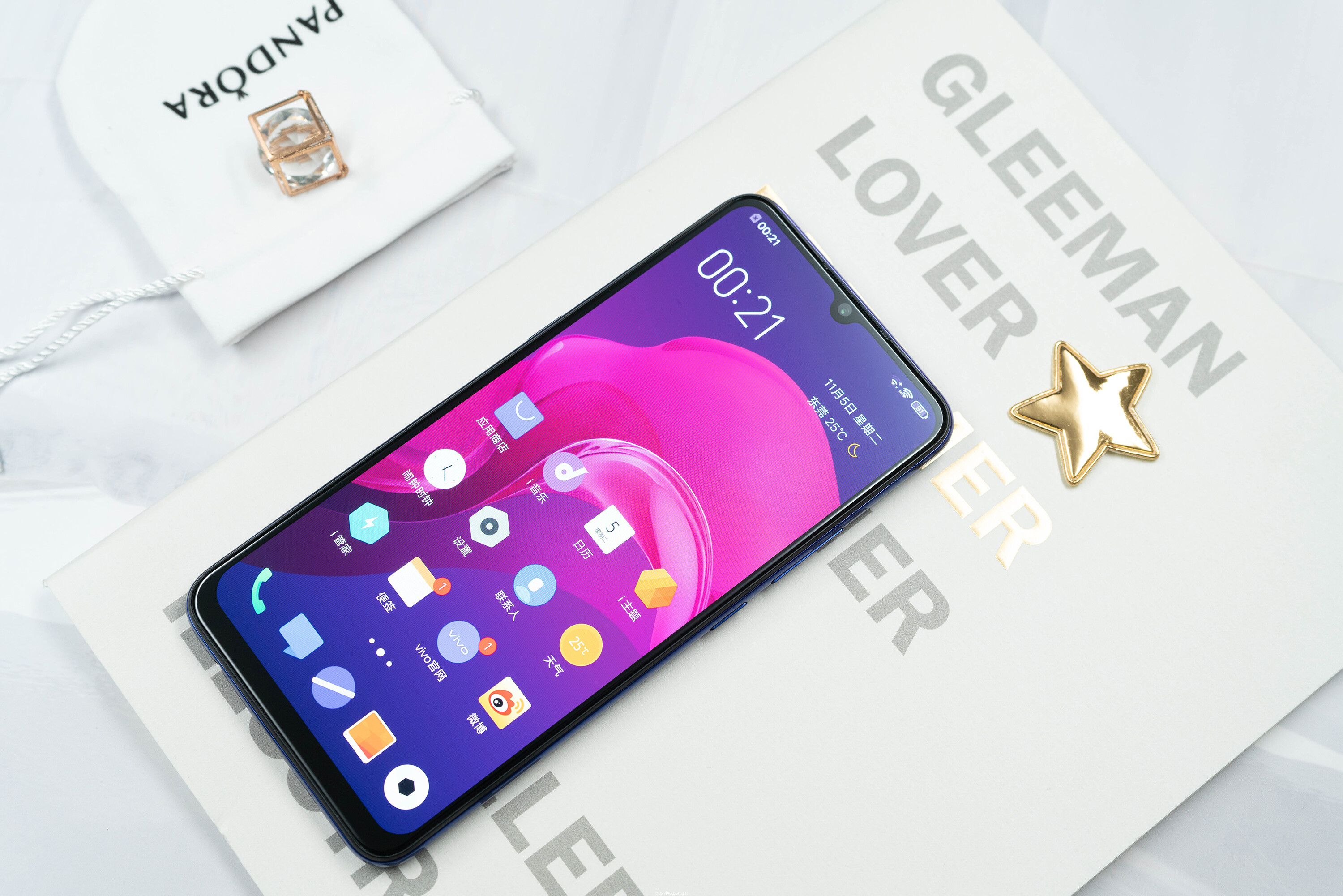 iqoo neo 855版美图来袭!高颜值的外观下,隐藏着强悍的性能