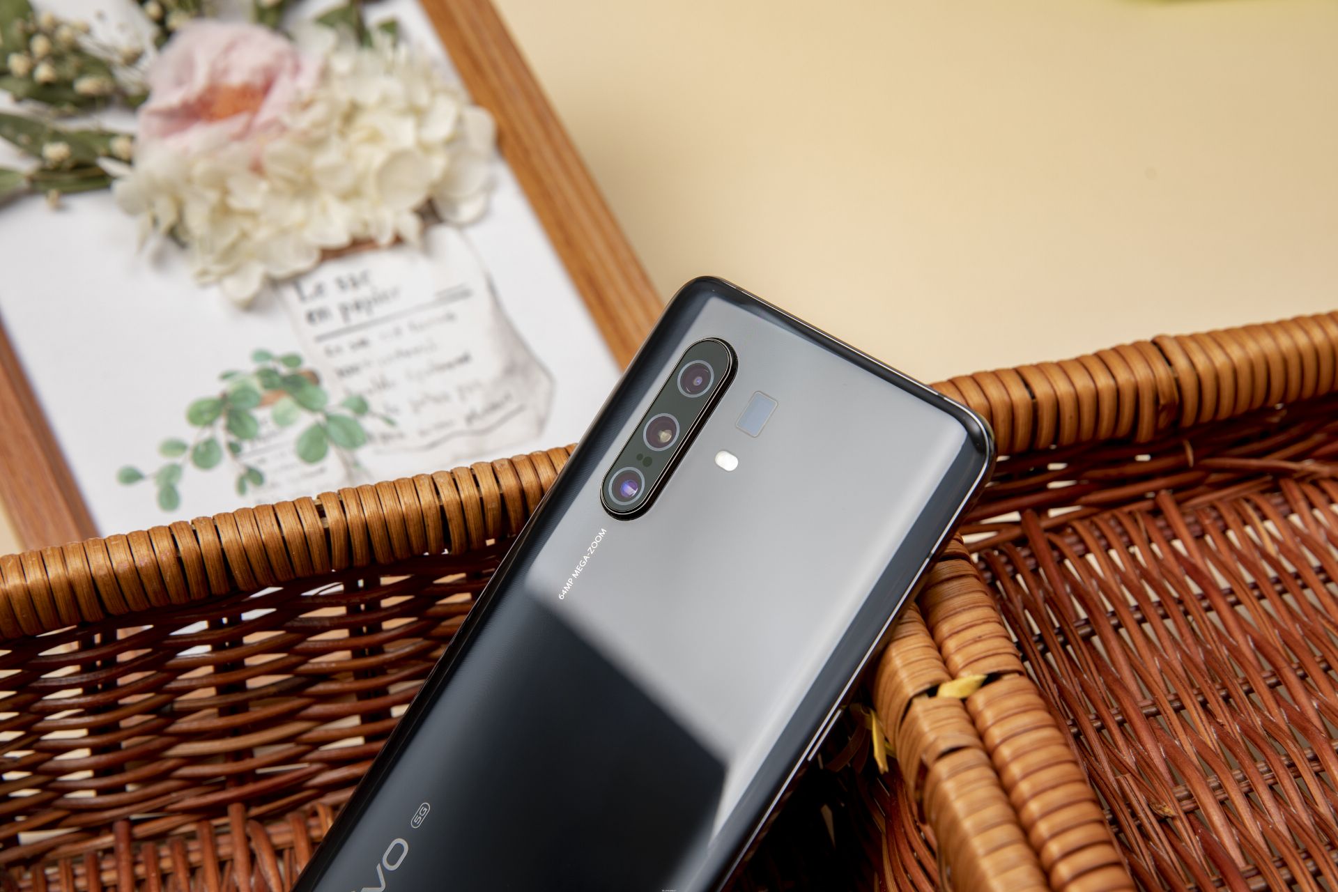 已开奖|vivo x30潜望式超远摄,首发开箱美图