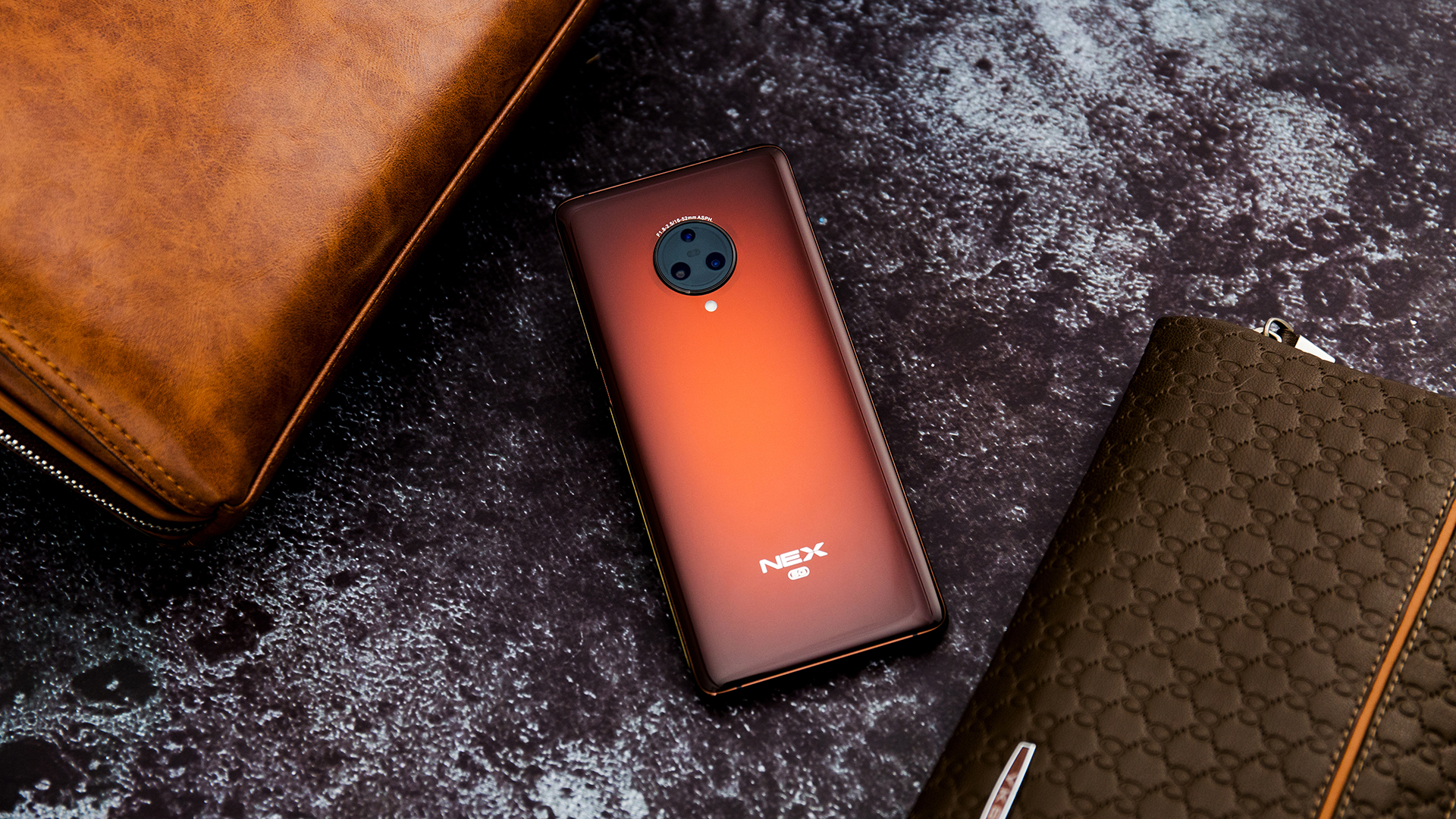 6%屏占比遇上琥珀晶体典雅质感 vivo nex 3s琥珀醇图赏