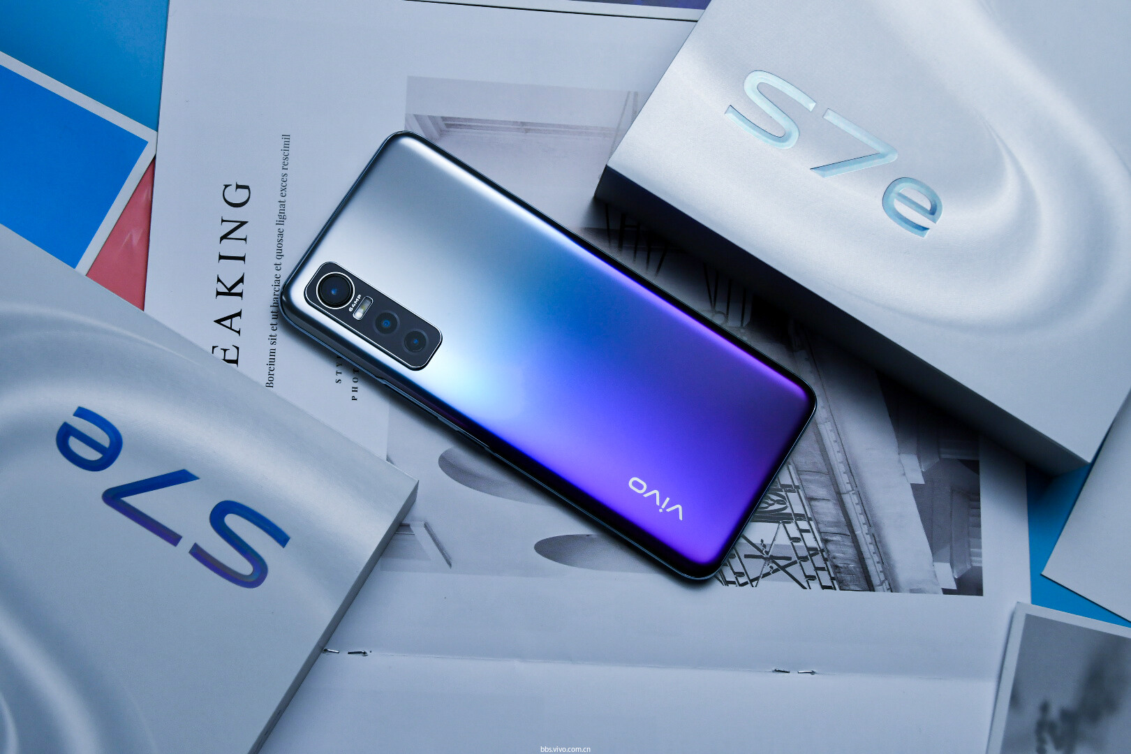 vivo s7e开箱图赏:镜面美学之光幻砂星海
